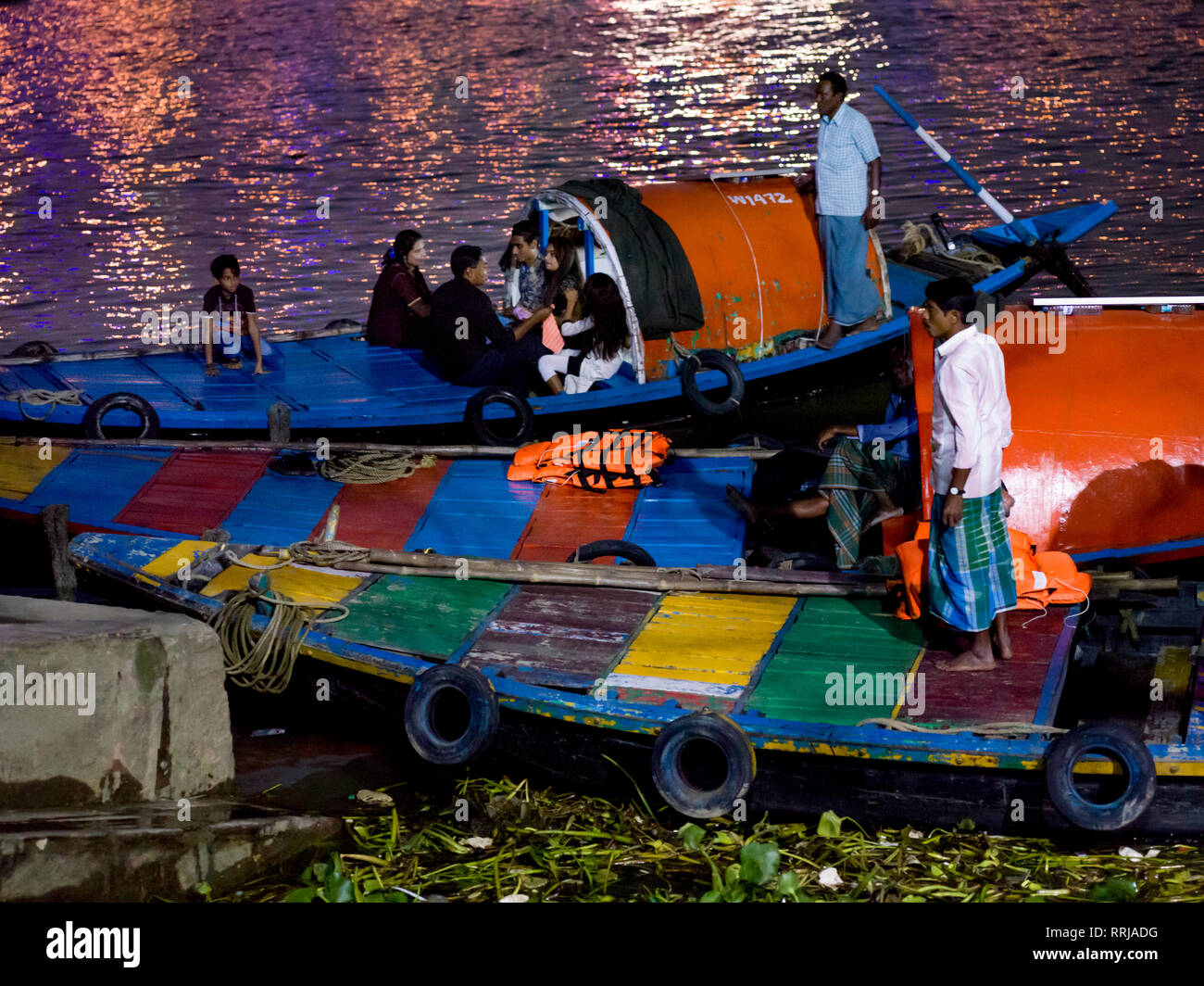 Boat hooghly river hi-res stock photography and images - Alamy