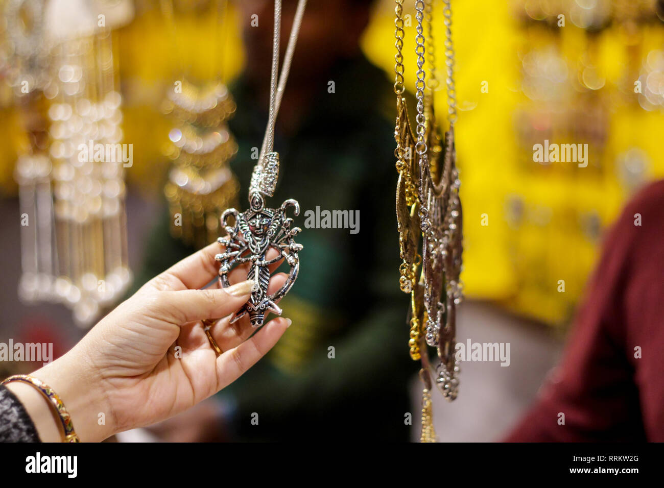 Junk jewellery shop near me new arrivals