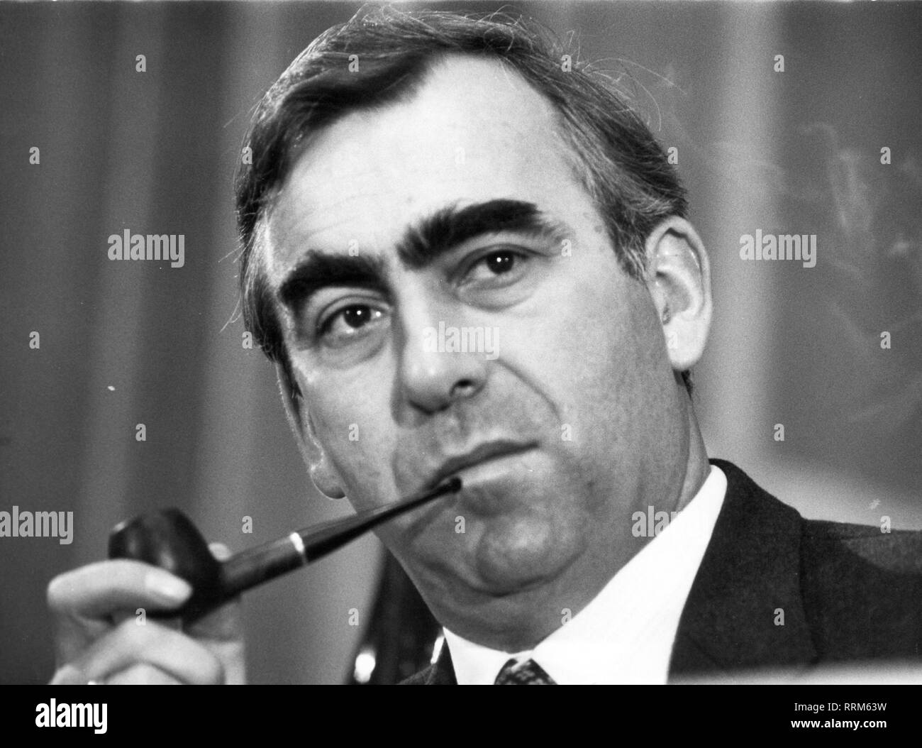 Waigel, Theodor 'Theo', * 22.4.1939, German politician (Christian Social Union), portrait, Christian Social Union party congress, Munich, October 1984, Additional-Rights-Clearance-Info-Not-Available Stock Photo