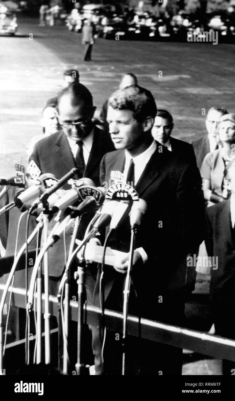 Kennedy, Robert Francis, 20.11.1925 - 6.6.1968, American politician (Democrats), United States Attorney General 20.1.1961 - 3.9.1964, visit to West Berlin, speech at airport Tempelhof, 22.2.1962, Additional-Rights-Clearance-Info-Not-Available Stock Photo