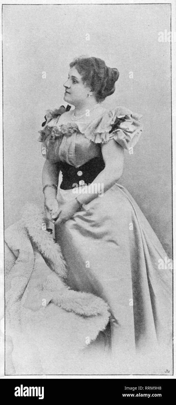 Vasquez-Molina, Italia, 1869 - 1945, Italian opera singer (soprano), half length, circa 1902, Additional-Rights-Clearance-Info-Not-Available Stock Photo