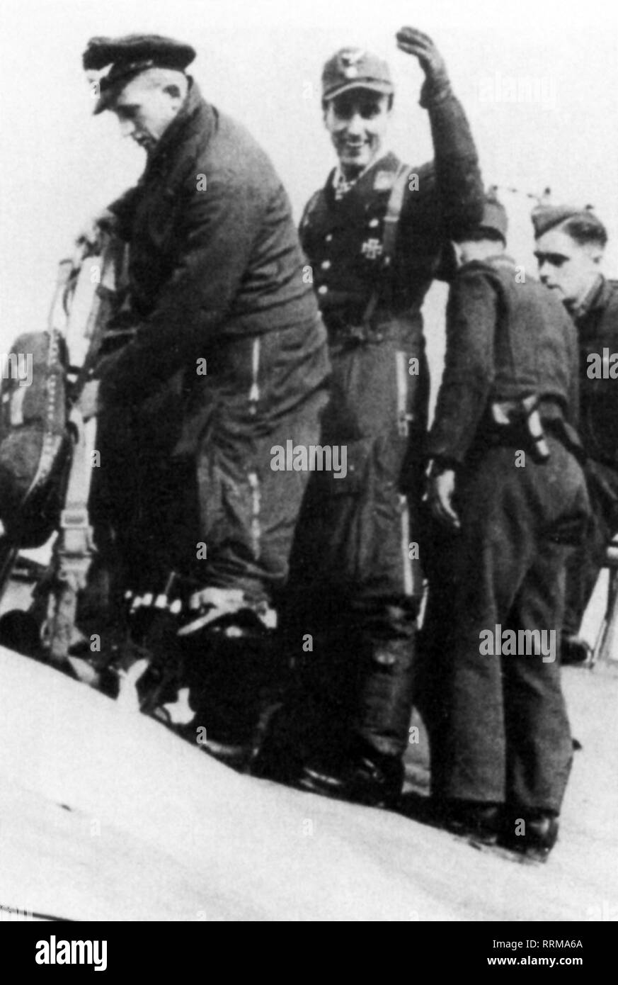 Schnaufer, Heinz-Wolfgang, 16.2.1922 - 15.7.1950, German air force officer, full length, with Friedrich Rumpelhardt, before a mission, 1944, Additional-Rights-Clearance-Info-Not-Available Stock Photo