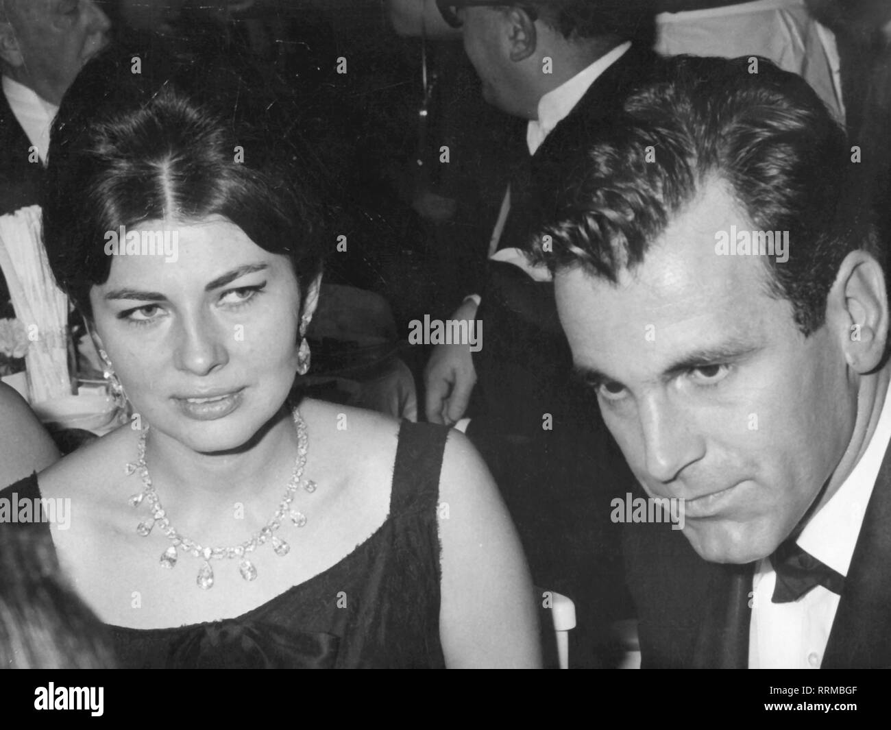 Soraya, 22.6.1932 - 25.10.2001, Empress of Persia 12.2.1951 - 6.4.1958, full length, with actor Maximilian Schell, re-opening of the National Theatre in Munich, 23.11.1963, Additional-Rights-Clearance-Info-Not-Available Stock Photo
