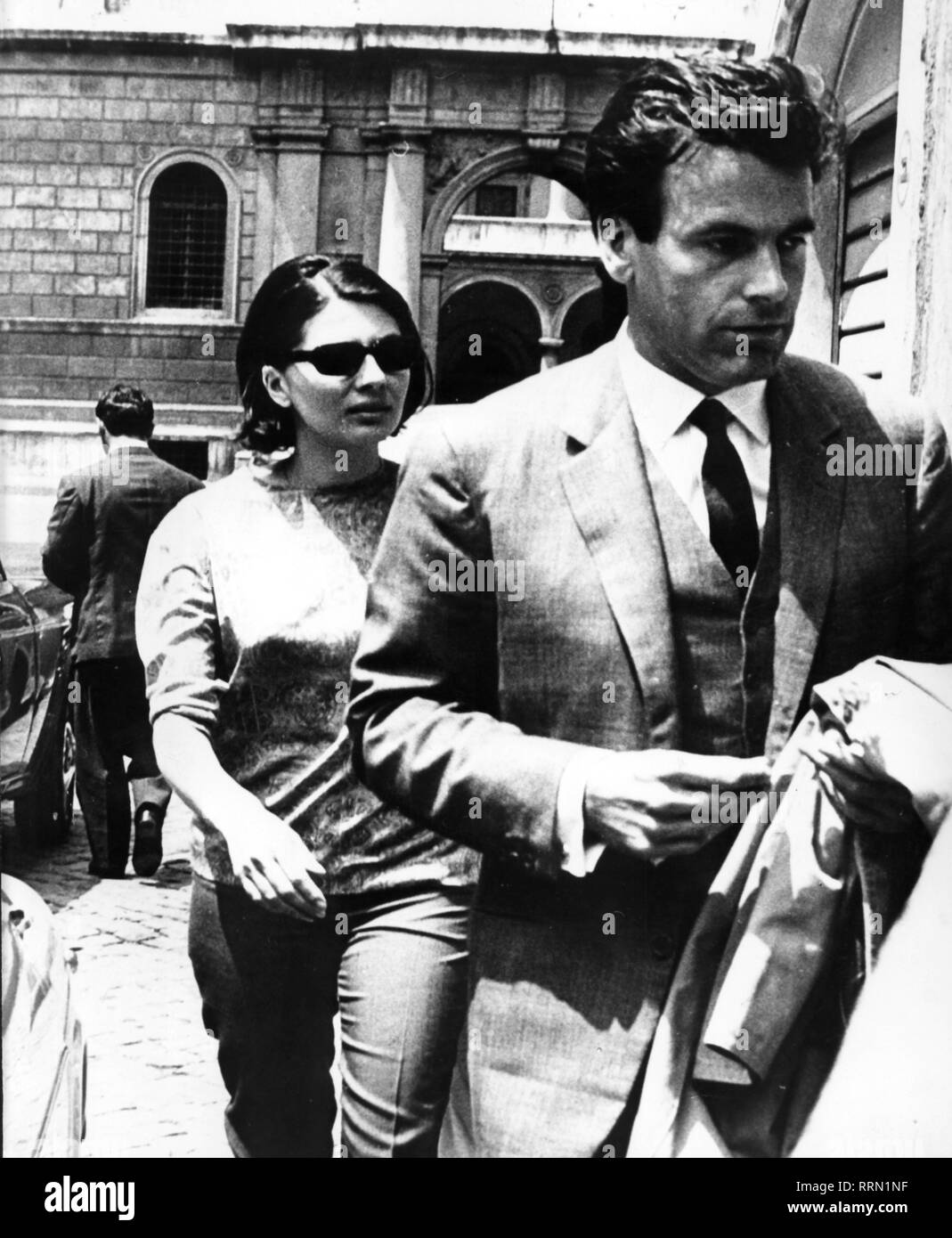 Soraya, 22.6.1932 - 25.10.2001, Empress of Persia 12.2.1951 - 6.4.1958, half length, with Maximilian Schell, Rome, 3.6.1964, Additional-Rights-Clearance-Info-Not-Available Stock Photo