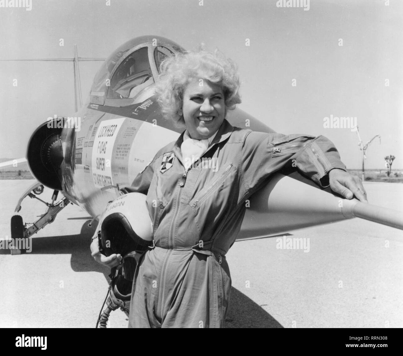Cochran, Jacqueline 'Jackie', 11.5.1906 - 9.8.1980, American aviatrix, half length, in front of her Lockheed TF-104 G Starfighter to her record flight, Edwards Air Force Base, California, 2.5.1963, Additional-Rights-Clearance-Info-Not-Available Stock Photo