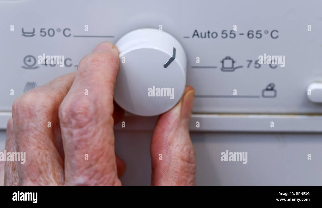 Temperature regulator, dishwasher, Temperaturregler, Geschirrspülmaschine Stock Photo