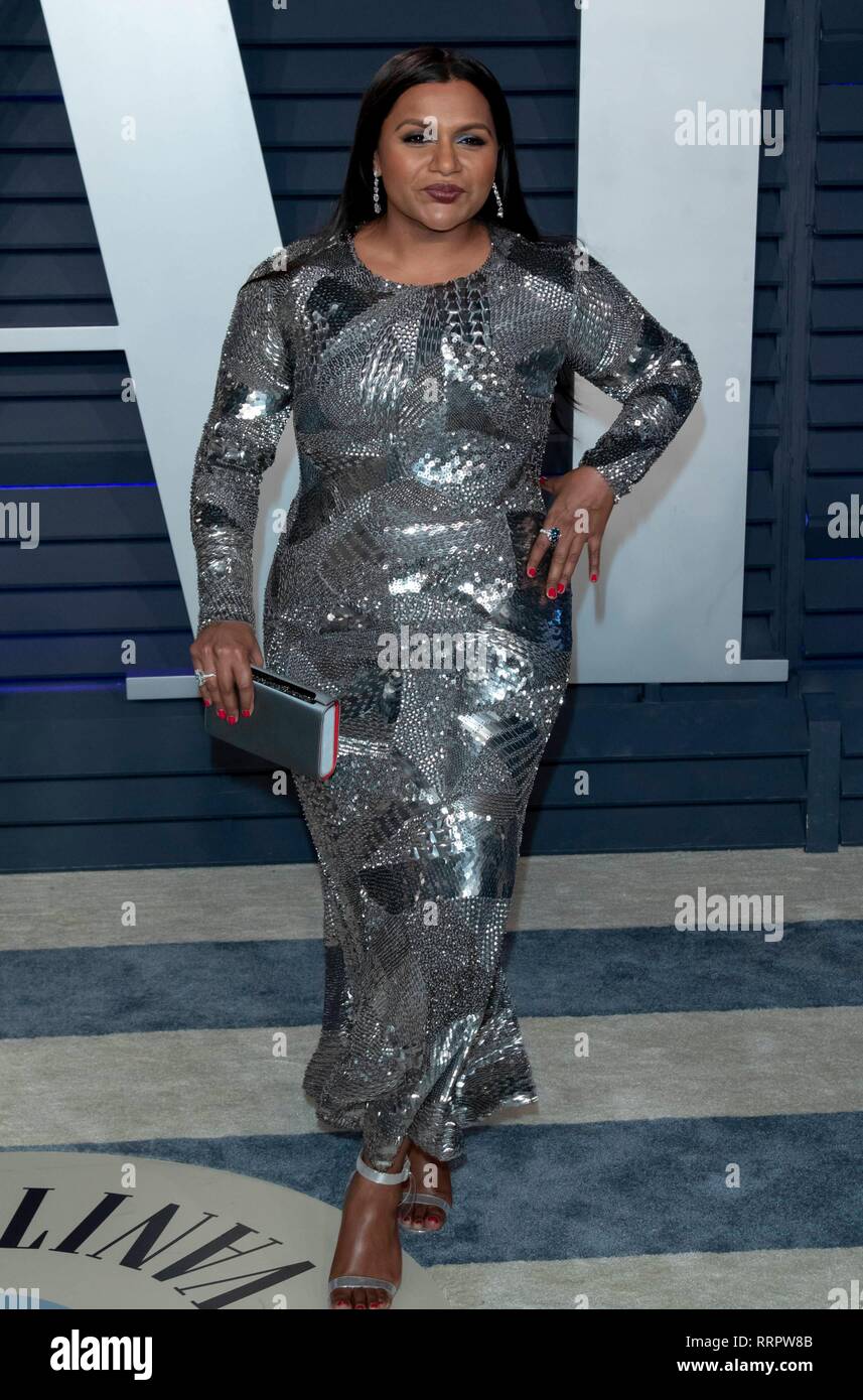 Mindy Kaling attends the Vanity Fair Oscar Party at Wallis Annenberg