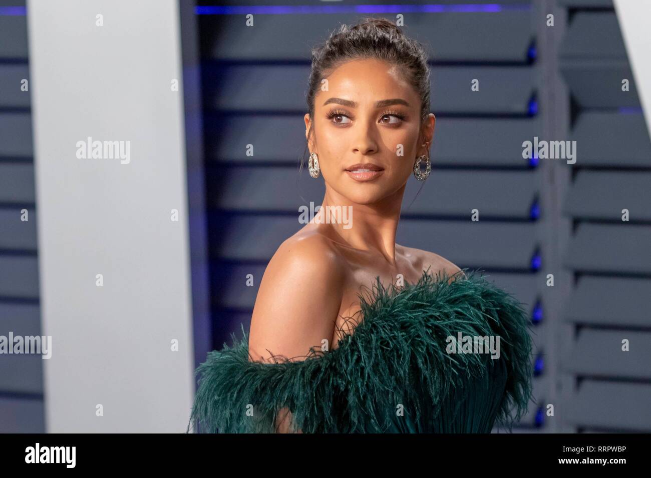 Shay Mitchell attends the Vanity Fair Oscar Party at Wallis Annenberg ...