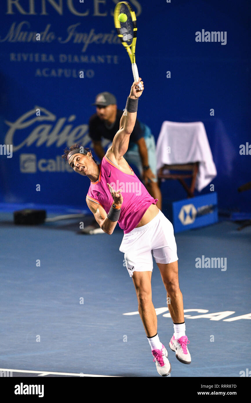 Acapulco, Mexico. 26th Feb, 2019. Rafael Nadal of Spain serves during the  men's singles first round match between Rafael Nadal of Spain and Mischa  Zverev of Germany at the 2019 Mexican Open