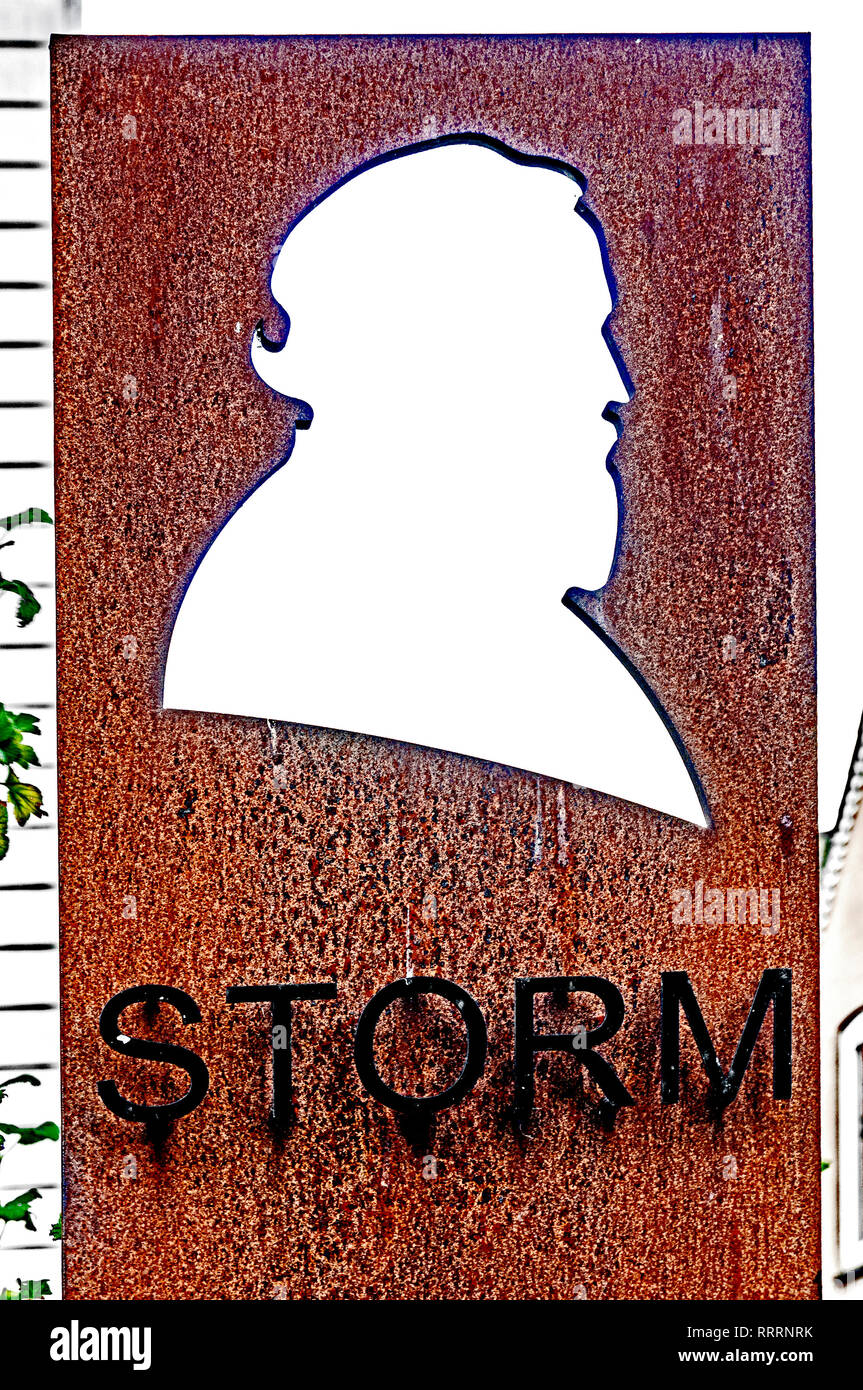 Denkmal von Theodor Storm vor dem Museum in Husum; Monument of Theodor Storm in front of the museum in Husum (Northern Germany) Stock Photo