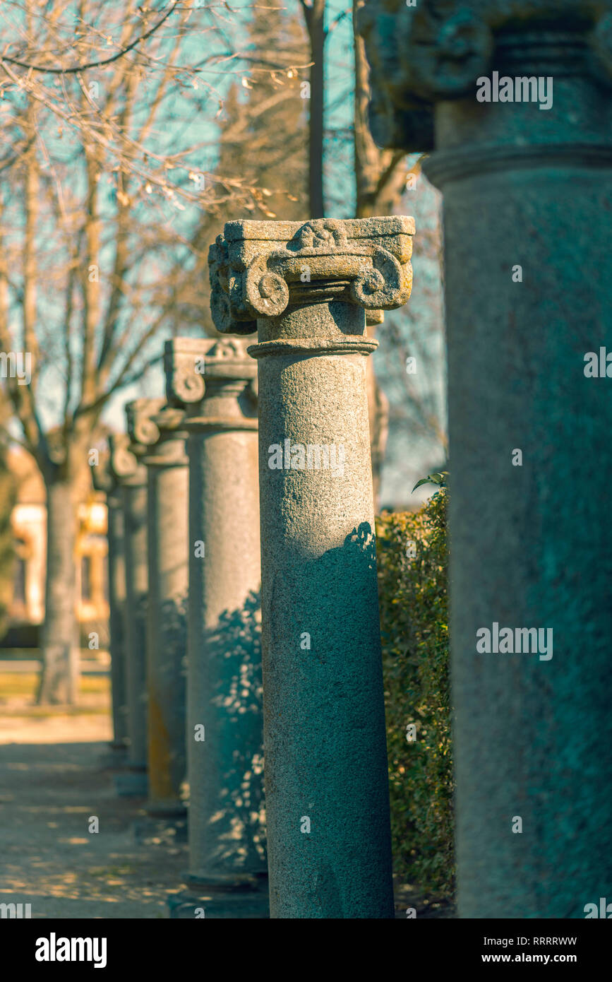 Granite columns hi-res stock photography and images - Alamy