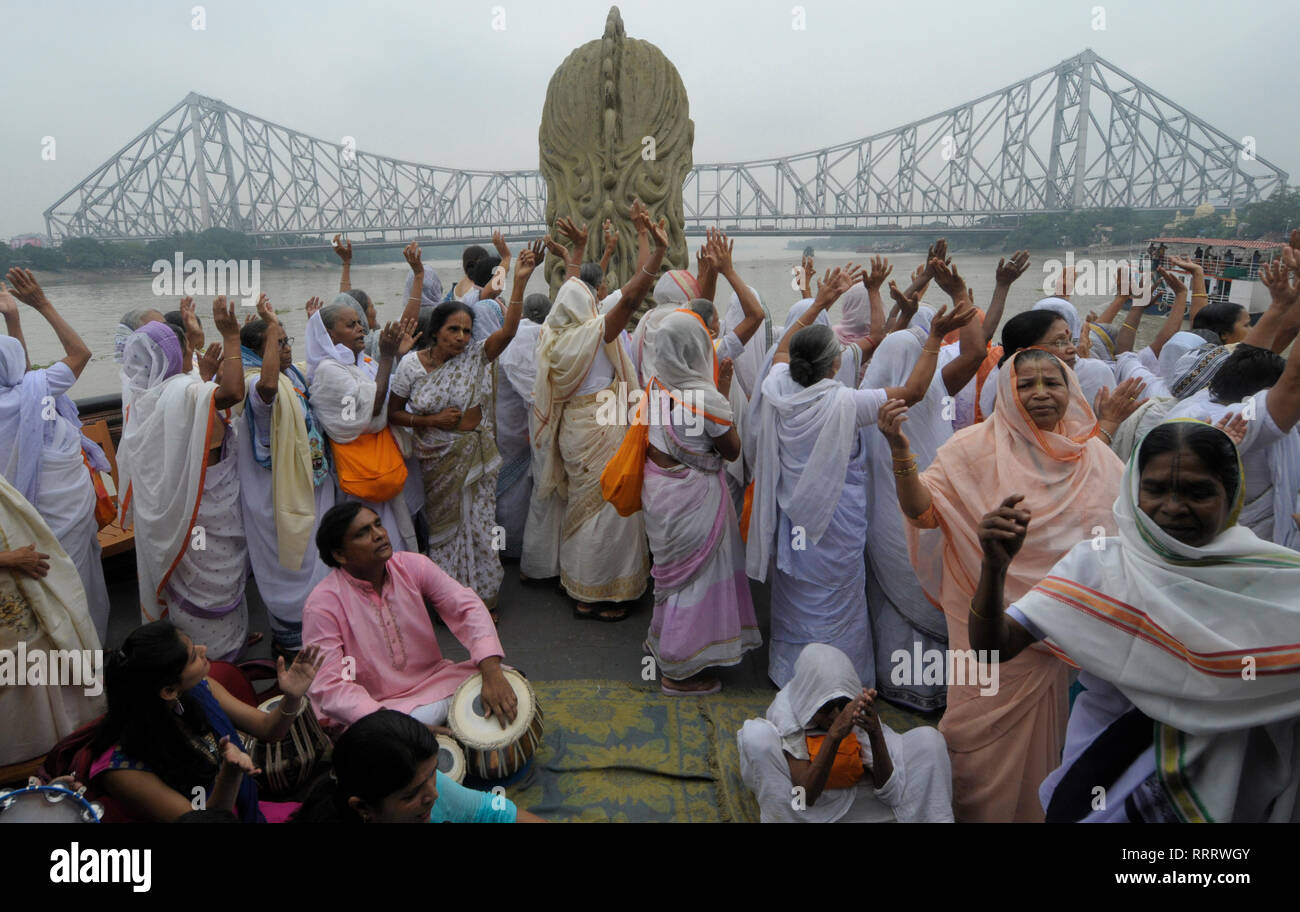 In an effort to bring widows, shunned by their own families, who live a life in poverty and misery in ancient holy hindu cities, NGO Sulabh Internatio Stock Photo