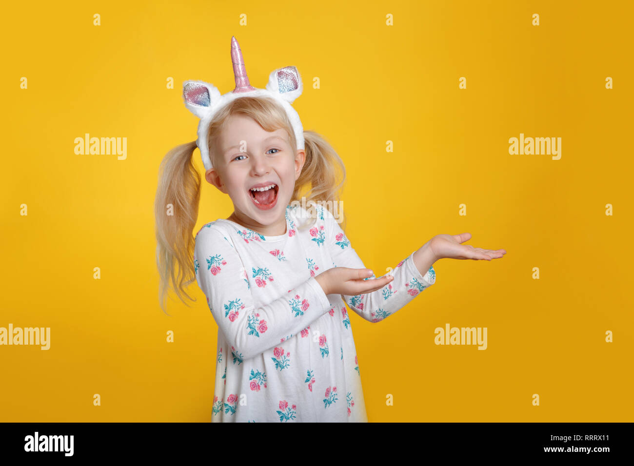 Unicorn dress hi-res stock photography and images - Page 3 - Alamy