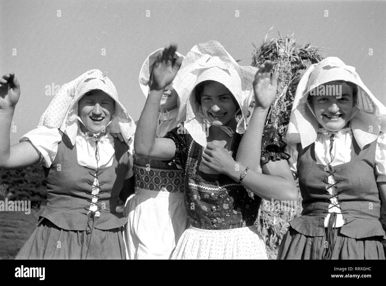 Germany - Four women in the costume of the Lüneburger Heide, North German landscape are posing, 07/1955, I.1903-12 Four women in costume Stock Photo