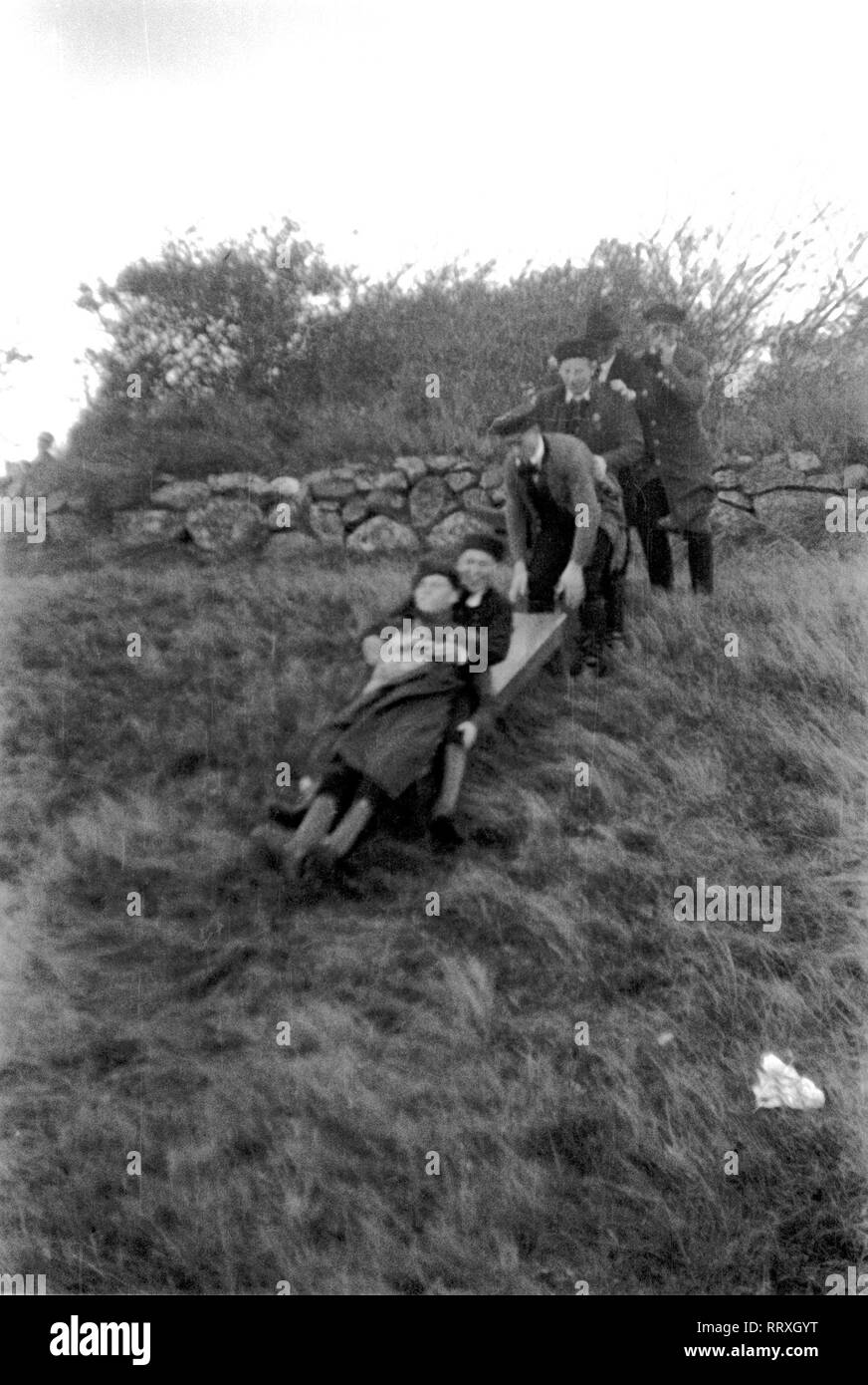 Der Schimmelreiter, Spielfilm Deutsches Reich 1933, Regie: Hans Deppe - Extras enjoying the break after filming, 10/1933, I.12/22-16 Schimmelreiter, break Stock Photo