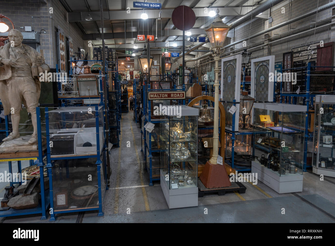 Railway warehouse hires stock photography and images Alamy