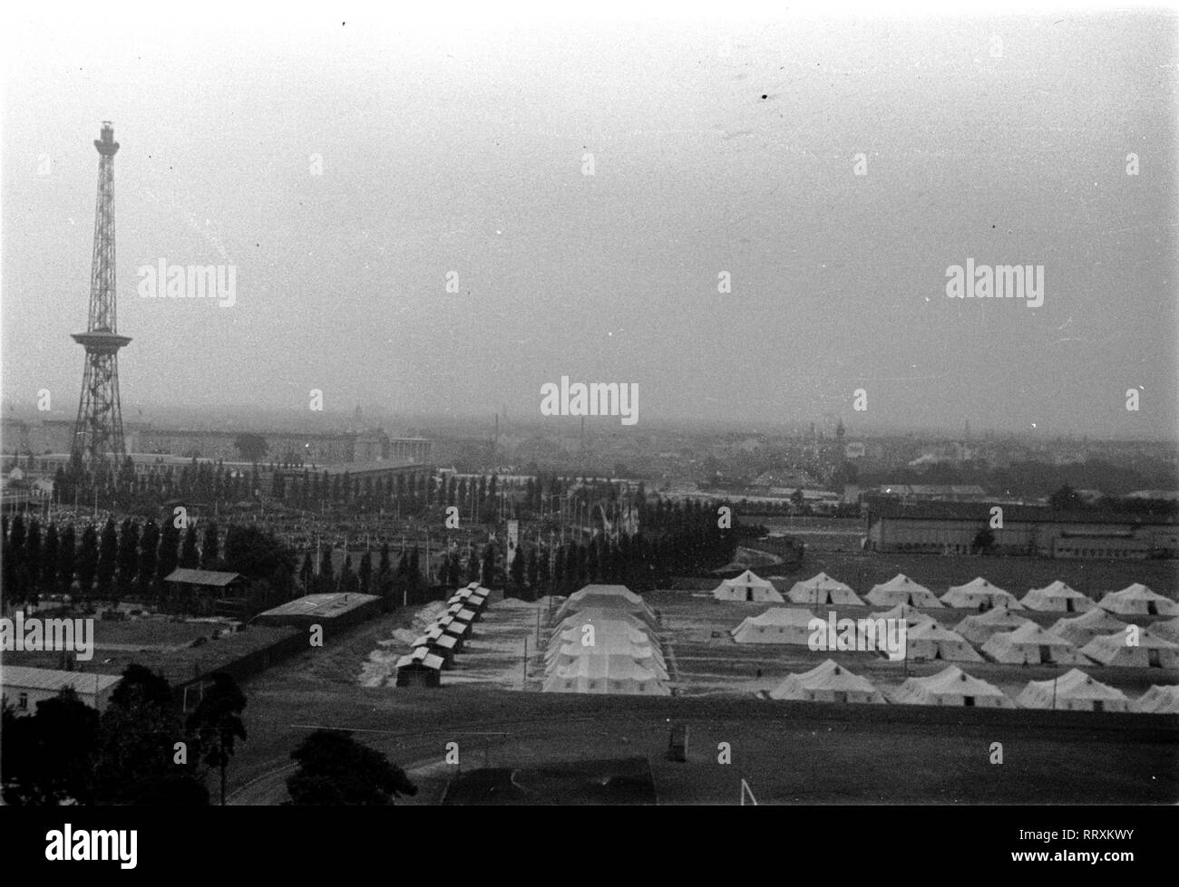 Germany - Sommerolympiade 1936 in Berlin, Olympisches Dorf, im Hintergrund der Funkturm Stock Photo