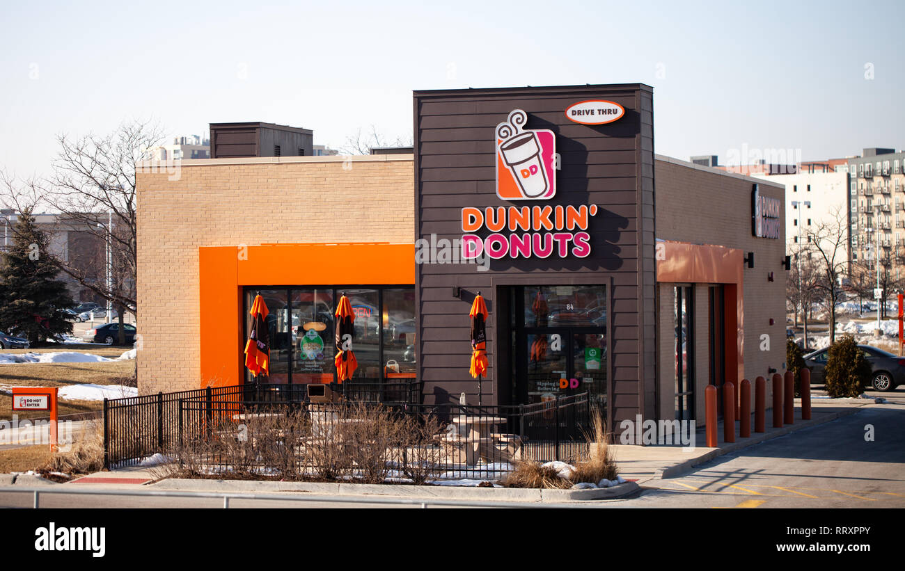 CHICAGO, IL - FEBRUARY 22, 2019 - Exterior view of Dunkin Donuts shop Stock Photo