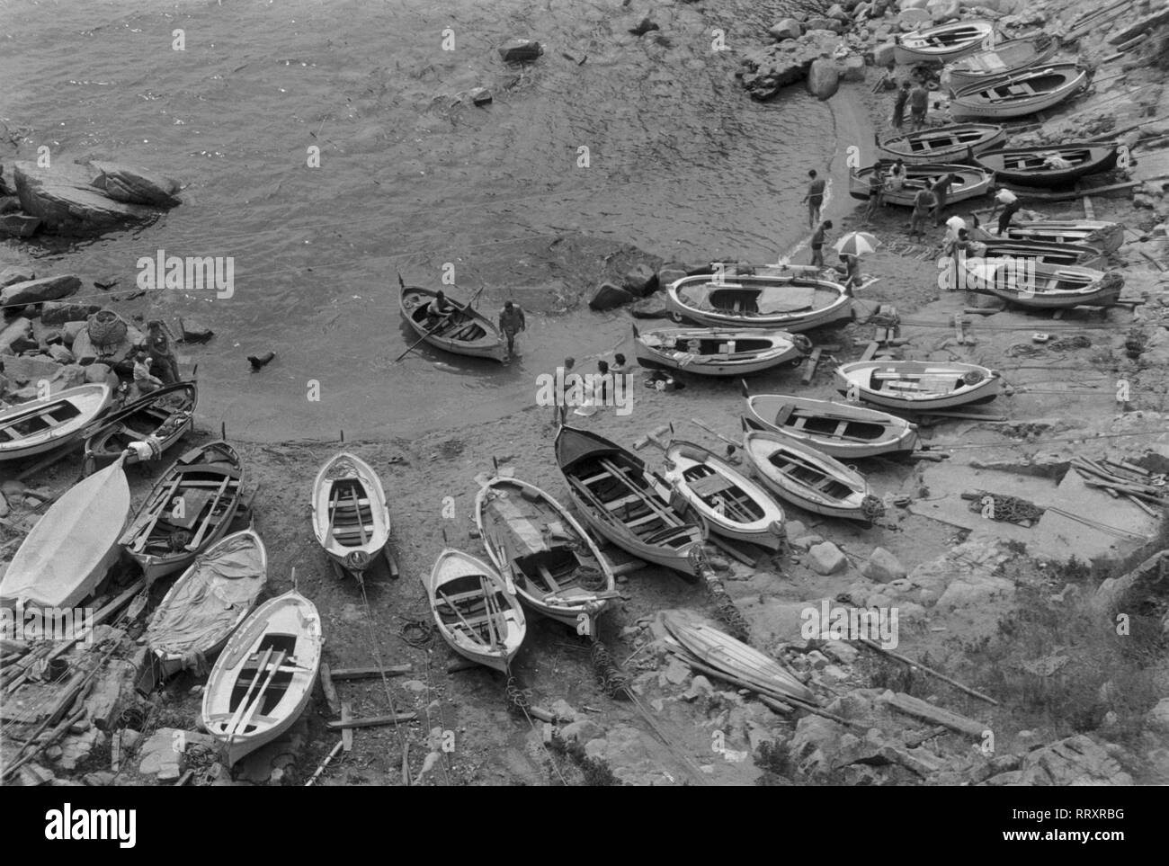 Spain - Boote am Strand von Tossa, Costa Brava, Spanien ca. 1950 Stock Photo