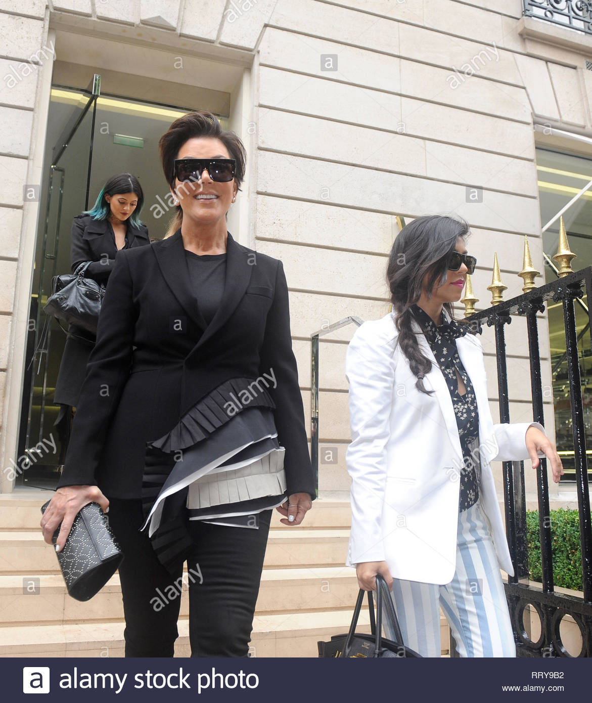 Usa Only Paris France Kris Jenner Took Her Children Khloe And