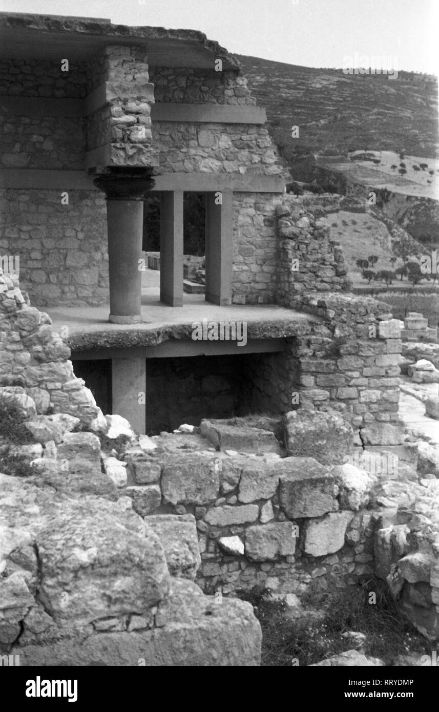 Griechenland, Greece - Die Ruinen des Palastes von Knossos auf der Insel Kreta, Griechenland 1950er Jahre. Remains of Knossos Palace on Crete, Greece, 1950s. Stock Photo