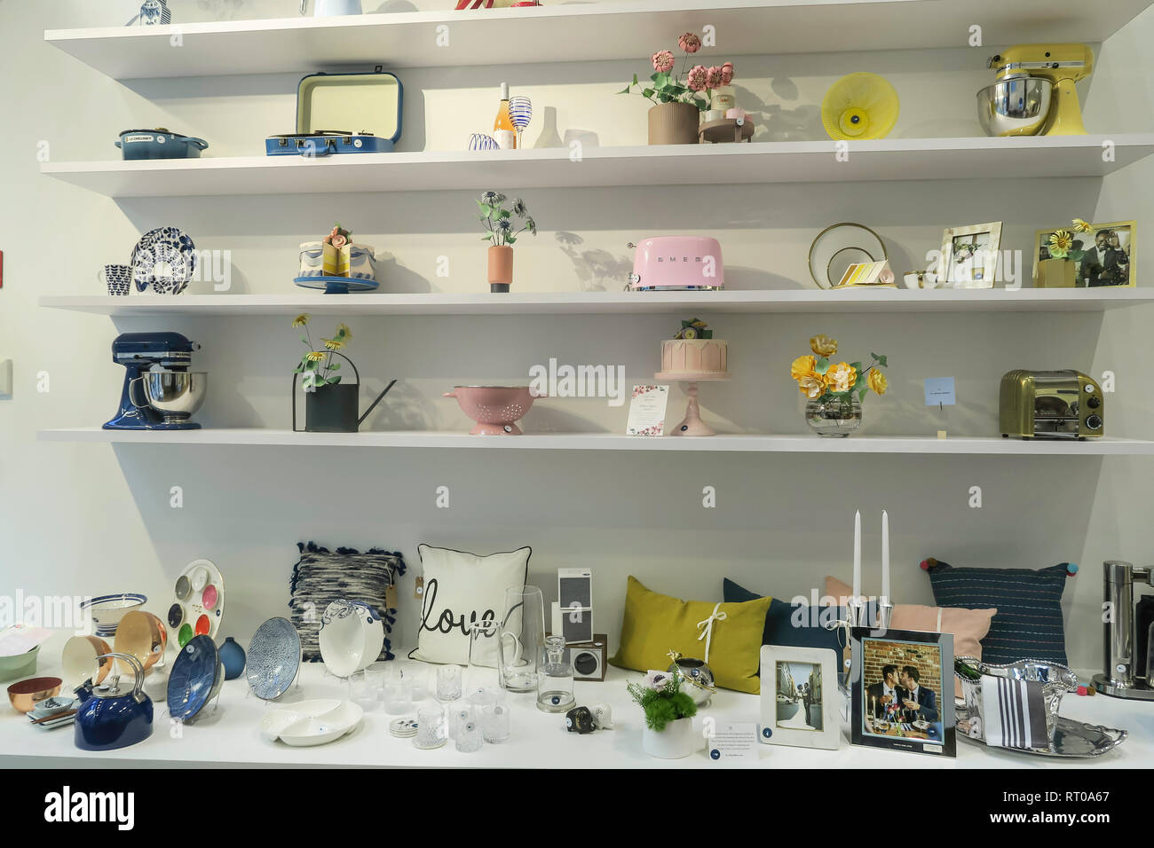 Zola online wedding registry business popup store in New York City