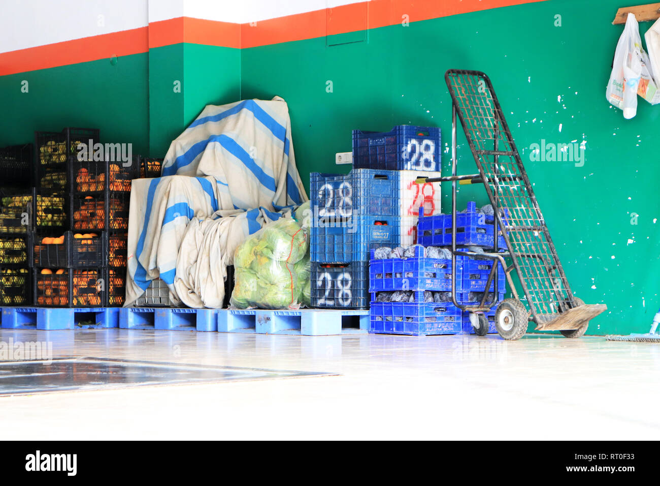 Cargo space hires stock photography and images Alamy