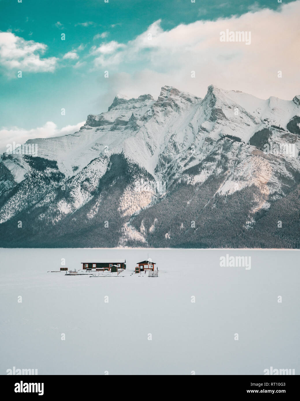 Scenic Lake Minnewanka in Banff National Park during the winter (Alberta, Canada) Stock Photo