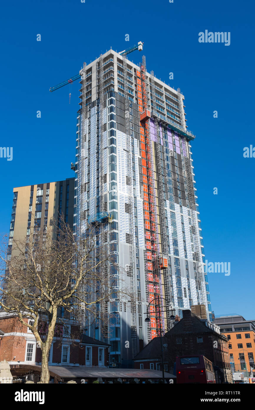 Tall narrow hires stock photography and images Alamy