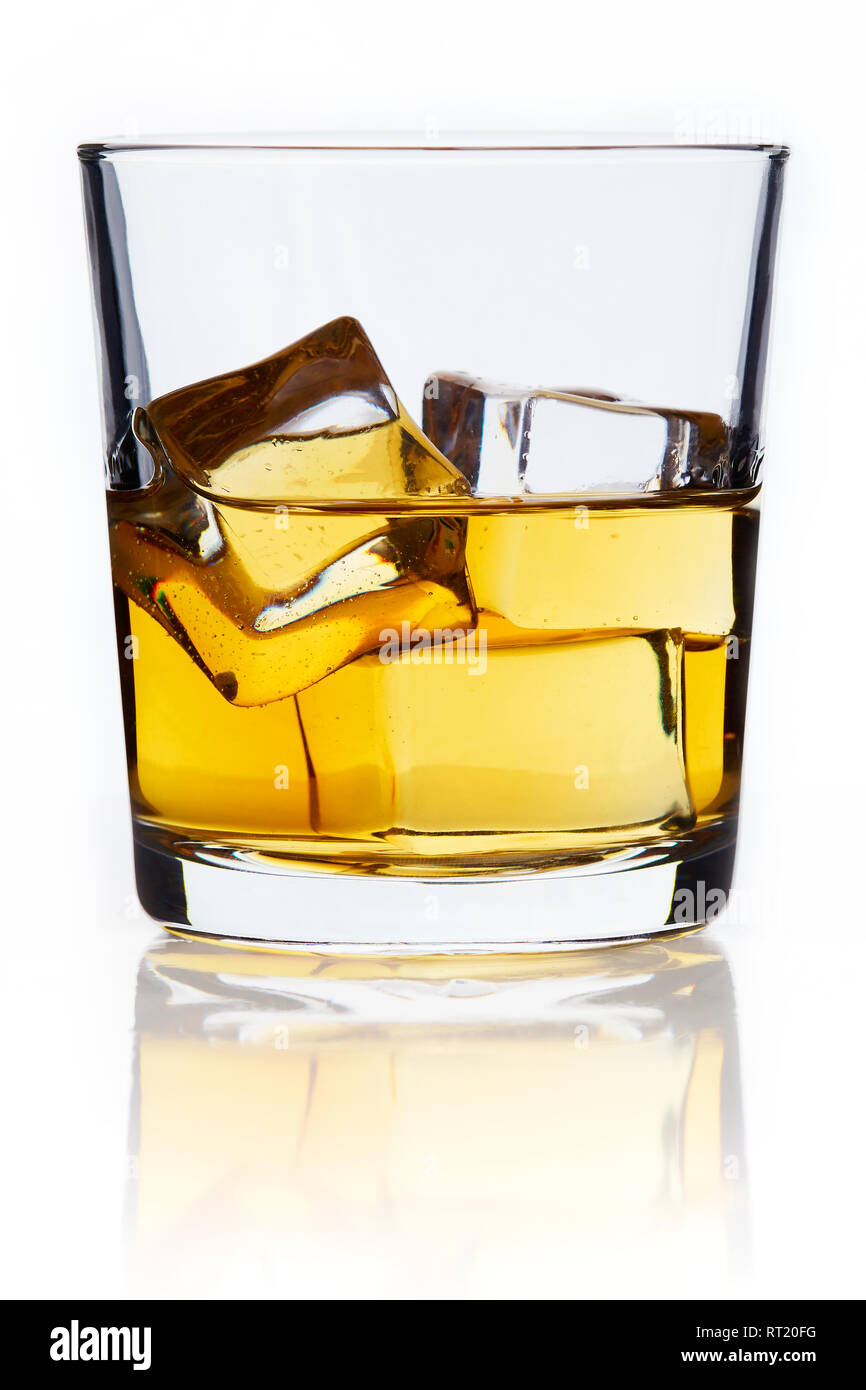 https://c8.alamy.com/comp/RT20FG/glass-of-whiskey-with-ice-cubes-on-the-rocks-isolated-on-white-background-RT20FG.jpg
