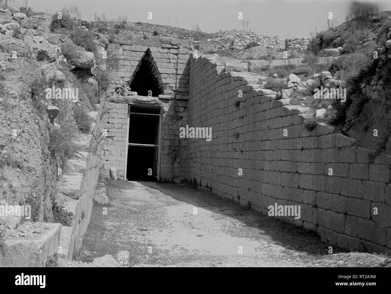Tomb of agamemnon Black and White Stock Photos & Images - Alamy