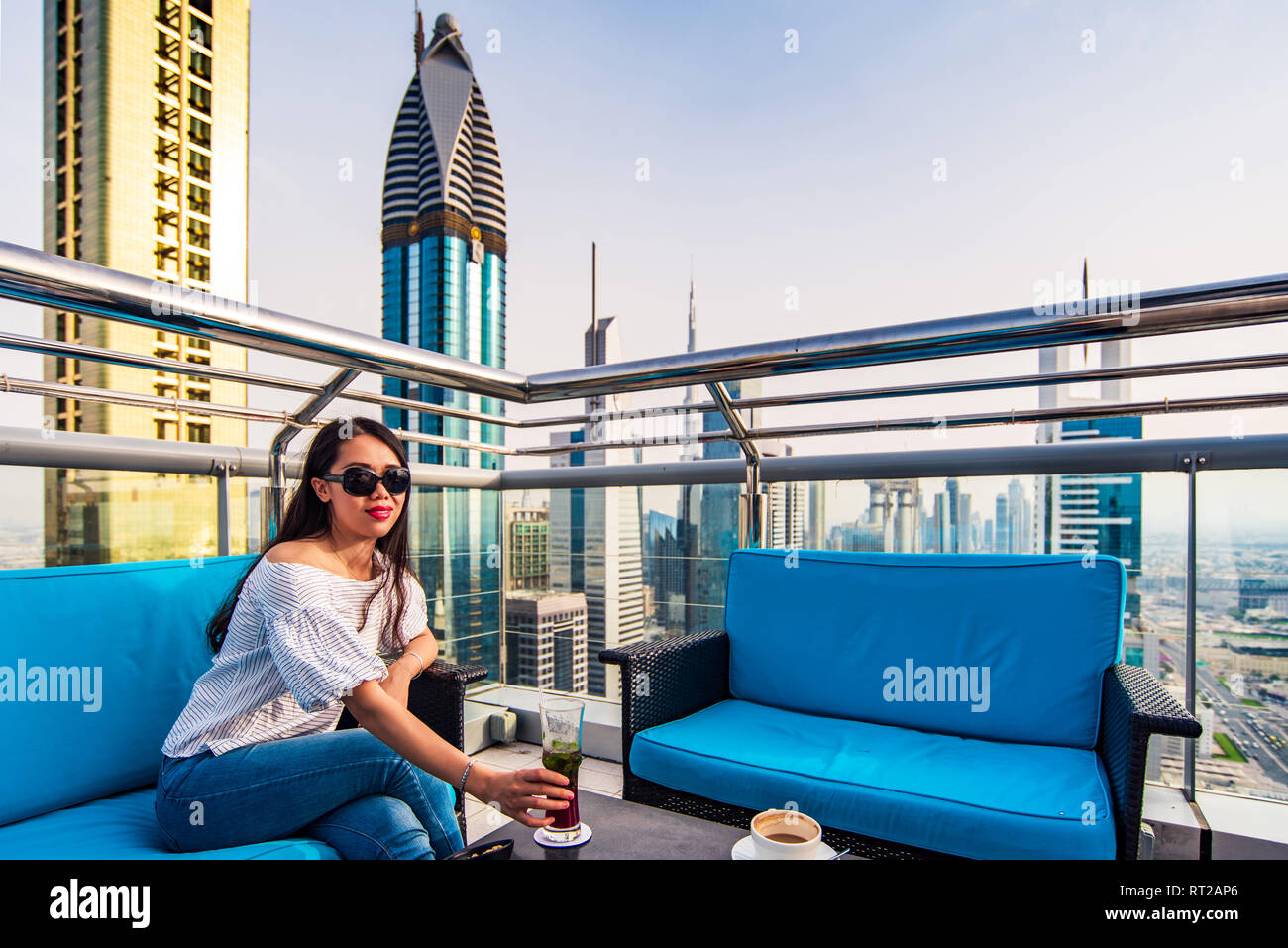Woman arab rear view hi-res stock photography and images - Alamy