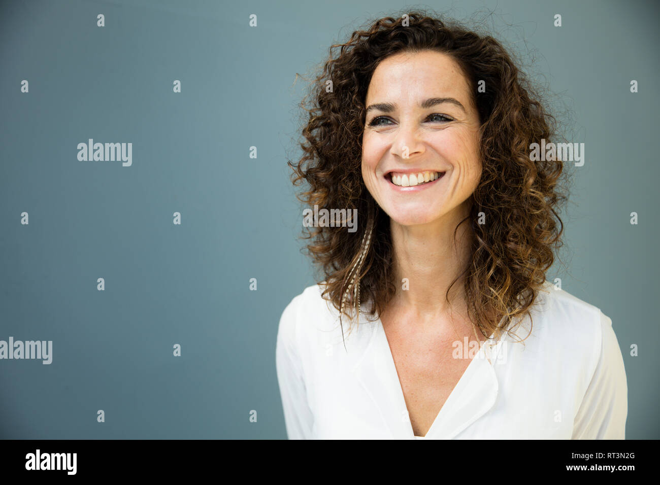 Woman laughing hi-res stock photography and images - Alamy