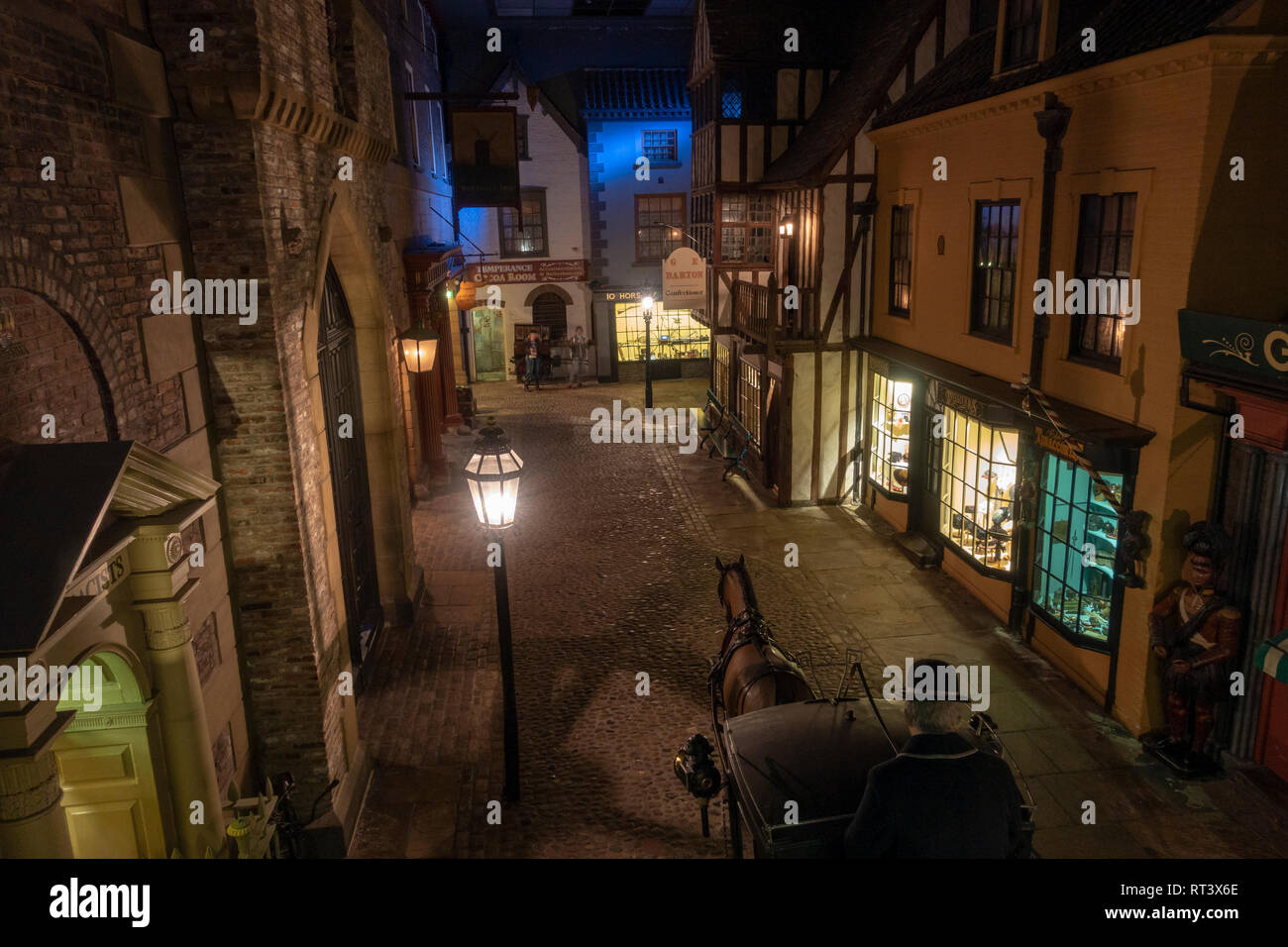 Victorian Street Night High Resolution Stock Photography and Images - Alamy