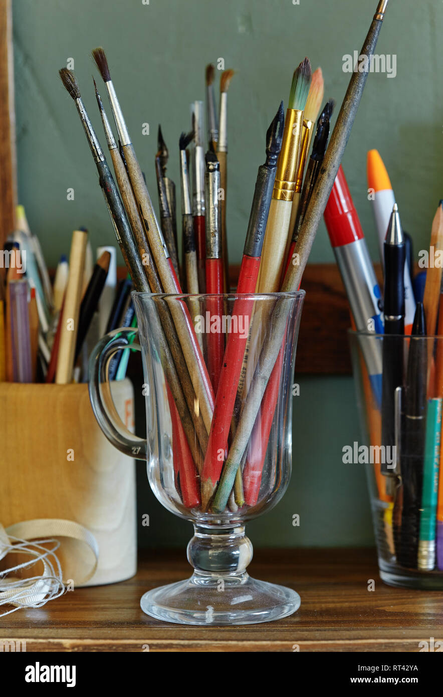 Paint brush artist jar cutout hires stock photography and images Alamy