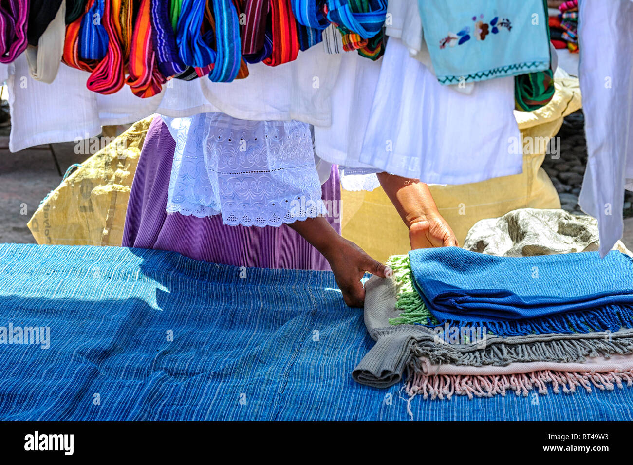 Ecuador fabric hires stock photography and images Alamy
