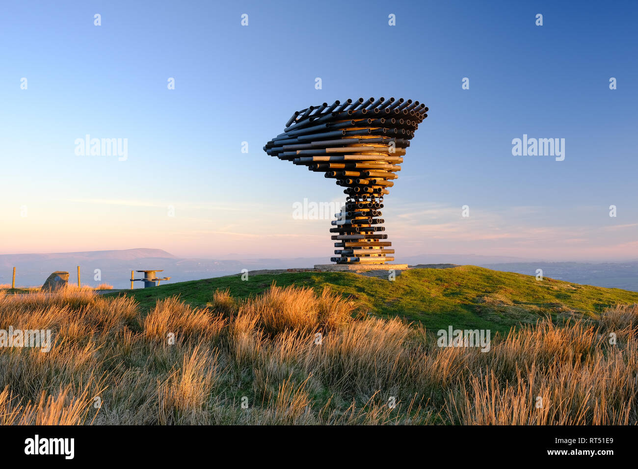 Metal singing ringing tree hi-res stock photography and images - Alamy