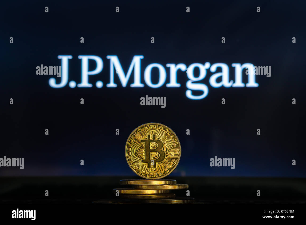 Chase bank screen hi-res stock photography and images - Alamy