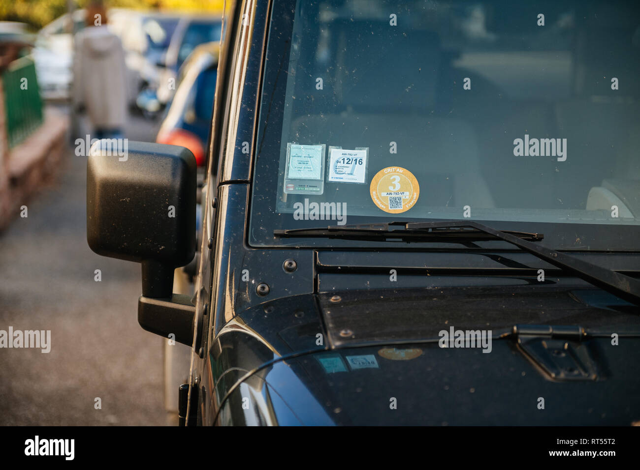 The Crit'Air anti-pollution vehicle sticker