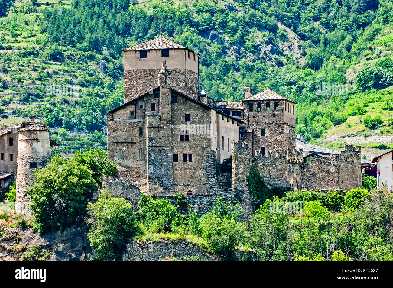 château sarriod de la tour