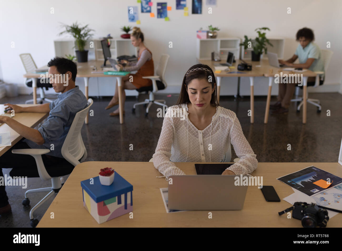 Luxury office working hi-res stock photography and images - Alamy