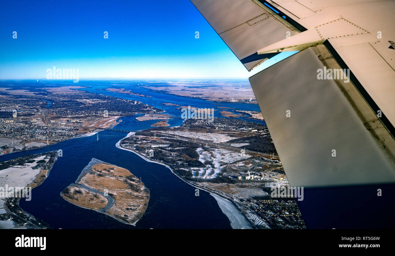Aerial pictures of Montreal while flying over it on a commercial plane