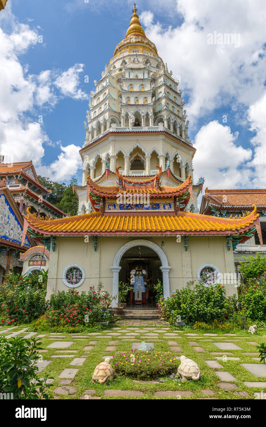 Kek Lok Si Buddhist Temple Ban Po Thar Pagoda, George Town, Penang, Malaysia.  Largest Buddhist temple in Malaysia. Stock Photo