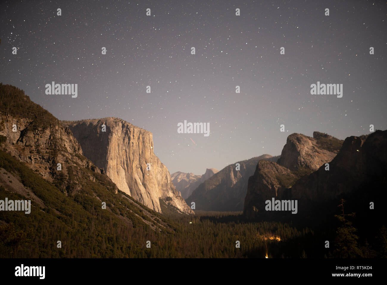 USA, California, Yosemite National Park, Tunnel View at night Stock Photo