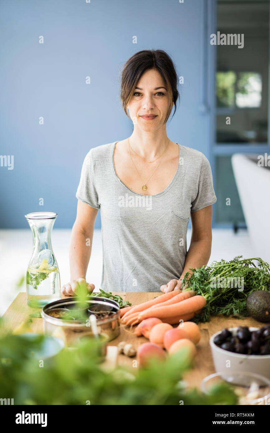 Healthy food woman kitchen hi-res stock photography and images - Alamy - Women'S Kitchen Health Goals
