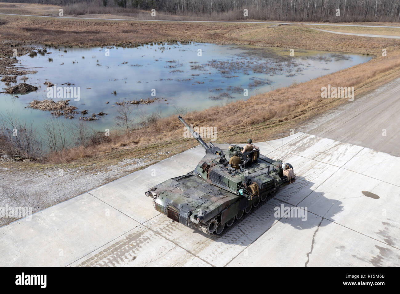 The United State Marine Corp 4th Division conducted their 2019 Annual Tank Gunnery qualifications at Fort Knox, Kentucky. (US Army Photo by Charles Leffler) Stock Photo