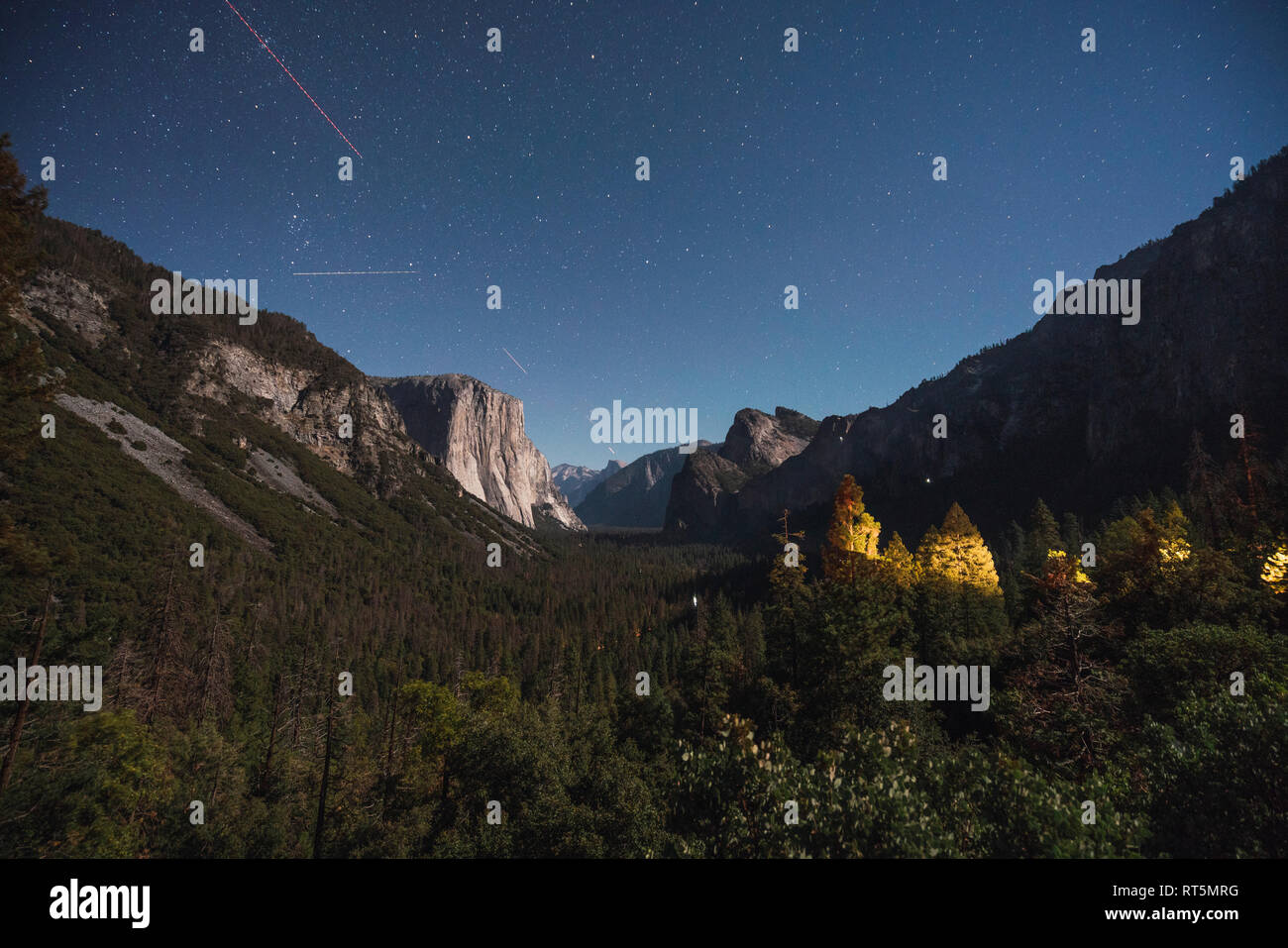 Night View Yosemite National Park Tunnel View VISITORS GUIDE (Yosemite