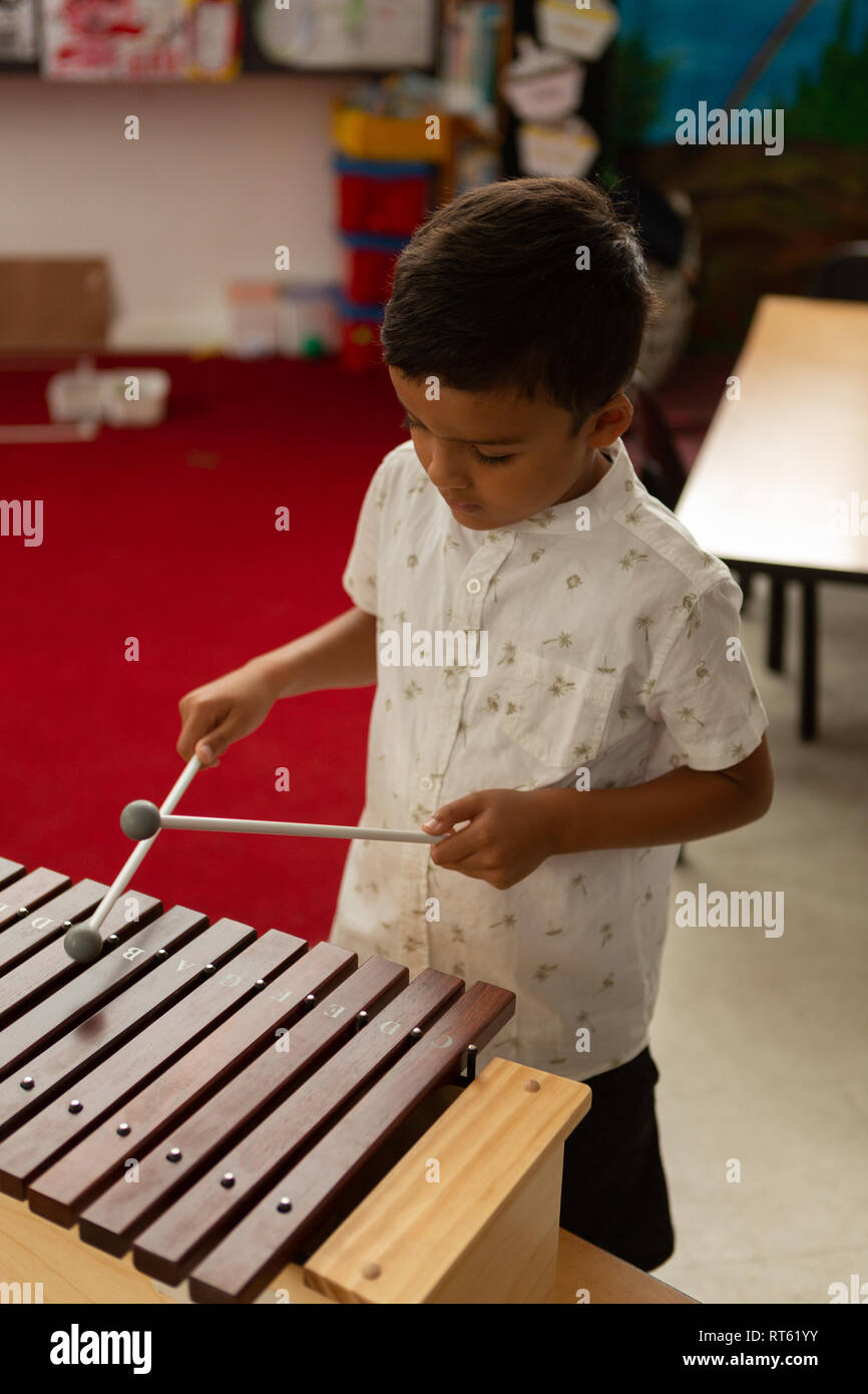 Playing the xylophone hires stock photography and images Alamy