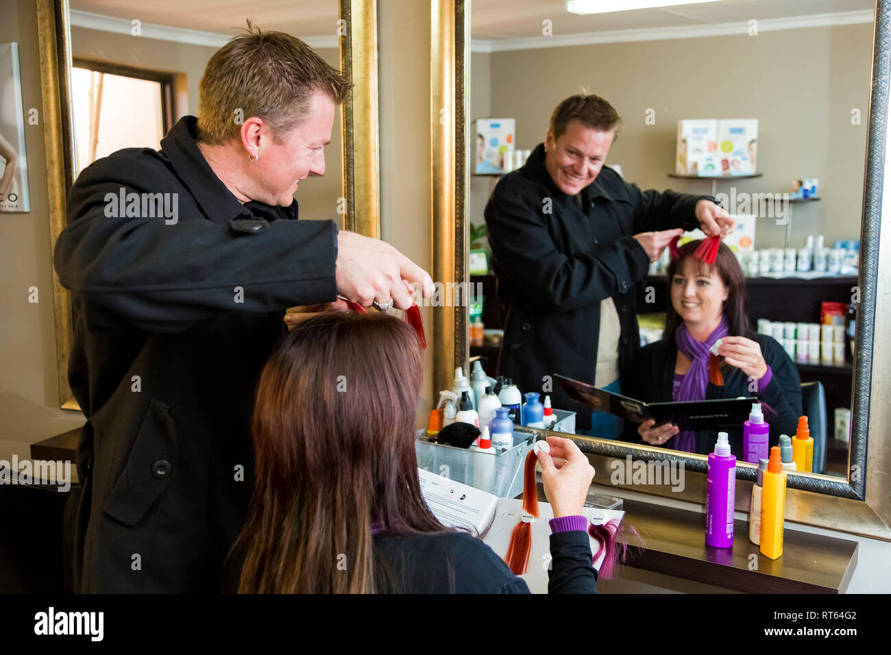 Hairdresser Africa Customer Stock Photos Hairdresser Africa