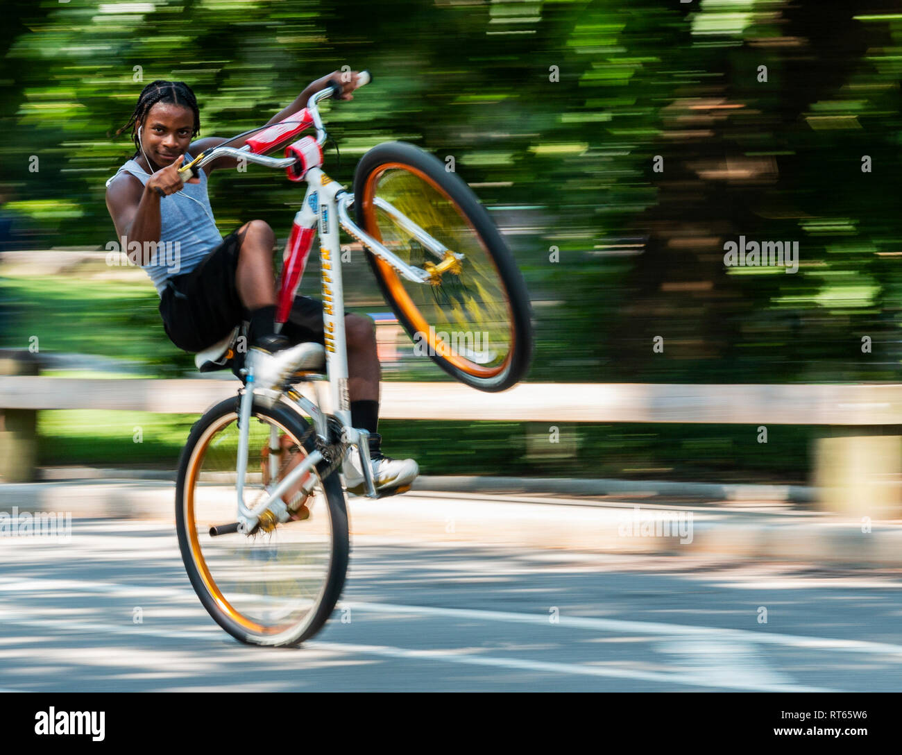 Popping a wheelie hi-res stock photography and images - Alamy